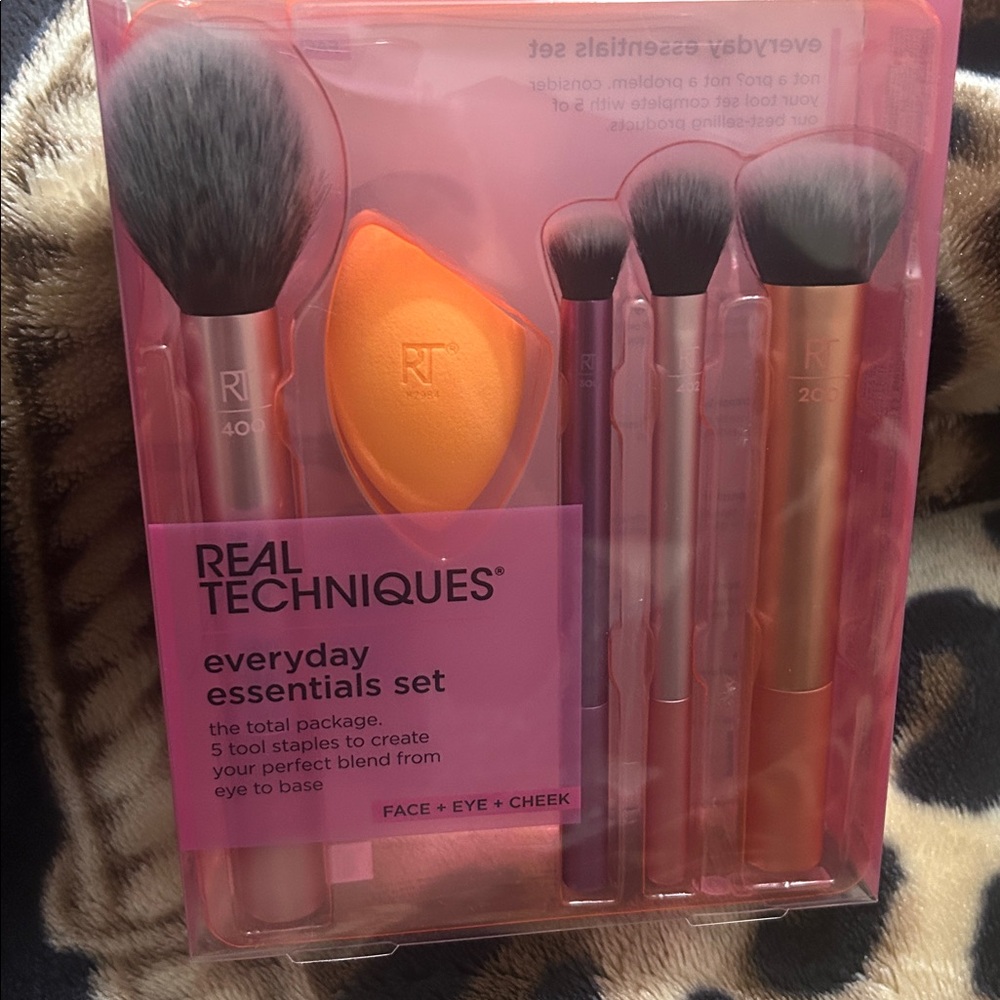 Real Techniques Essentials Set with Pink and Orange